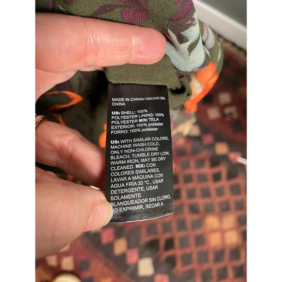 Chico's Green Floral Vneck Spring Dress. Size 10. Great condition. - Picture 6 of 6